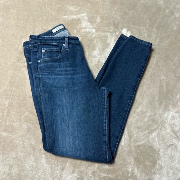 AG Contour 360 The Prima Mid Rise Cigarette Jeans, size 31R - Picture 2 of 10